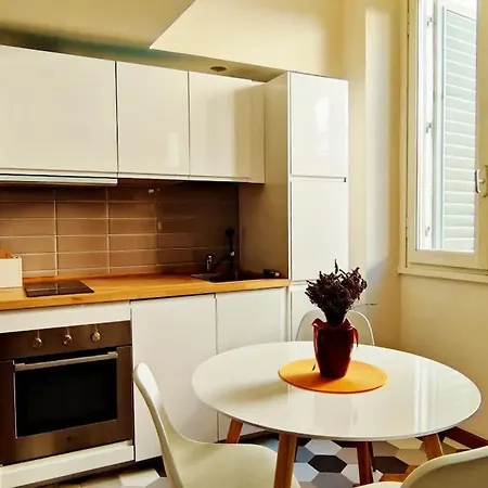 Curtatone Apartment *