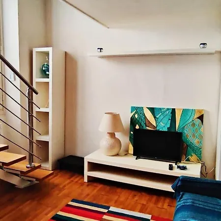 Curtatone Apartment Florence